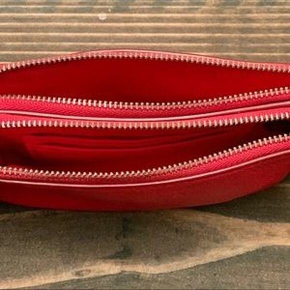 NEW COACH Vintage Y2K Double Zipper Phone Wristlet in Red Leather - Picture 4 of 6